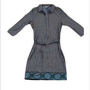 MAX STUDIO V-neck Dress with geometric pattern along bottom. Small.